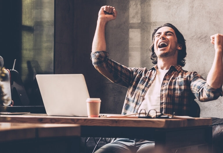 Maximiza tus ingresos: Cómo el equipo RevOps aprovecha los datos para impulsar ventas cruzadas y ventas adicionales